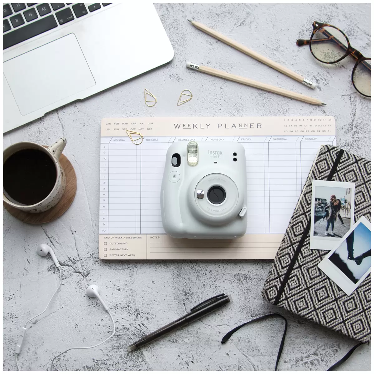 Fujifilm Instax Mini 11 Ice White Bundle