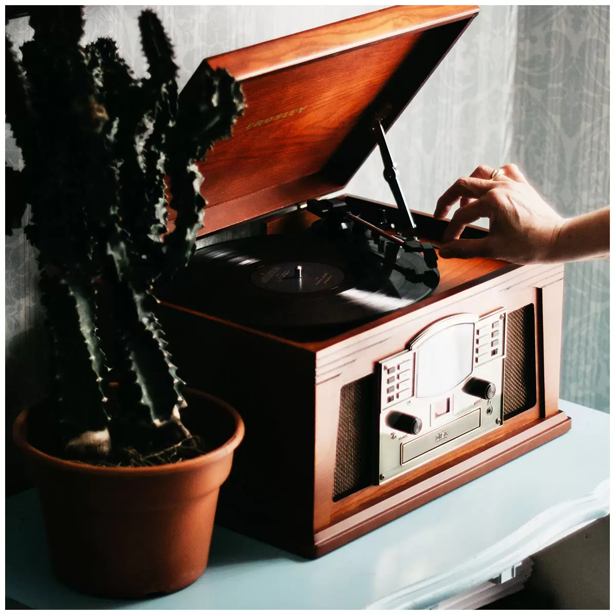 Crosley Lancaster Turntable With Bluetooth Paprika