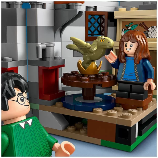 LEGO Harry Potter Hagrid's Hut An Unexpected Visit 76428